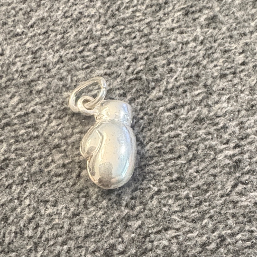 Small .925 sterling Silver Boxing Glove Charm
Brand new